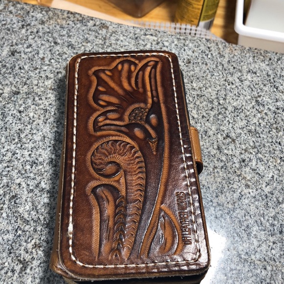 Hand tooled phone cases - Picture 7 of 8